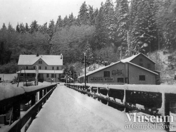 Minstrel Island general store and wharf	